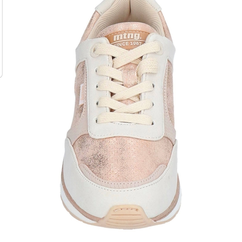 Sneaker and chelsea boot  for women